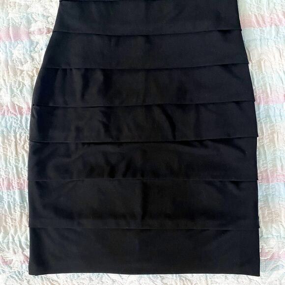 EN FOCUS STUDIO Above the Knee Black Pencil Dress with Straps - Picture 3 of 6